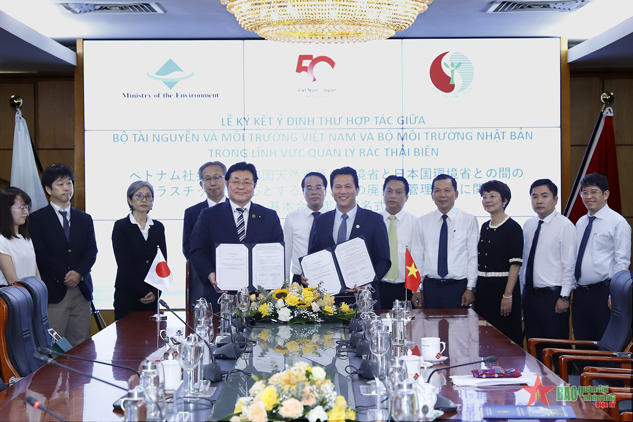 Việt Nam và Nhật Bản ký kết hợp tác quản lý rác thải biển